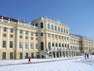 waltz concerts in Schönbrunn Palace